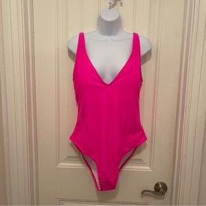 B2Prity 1 piece Hot Pink Swimsuit with‎ lace-up back Women's sz 2XL Eye catching